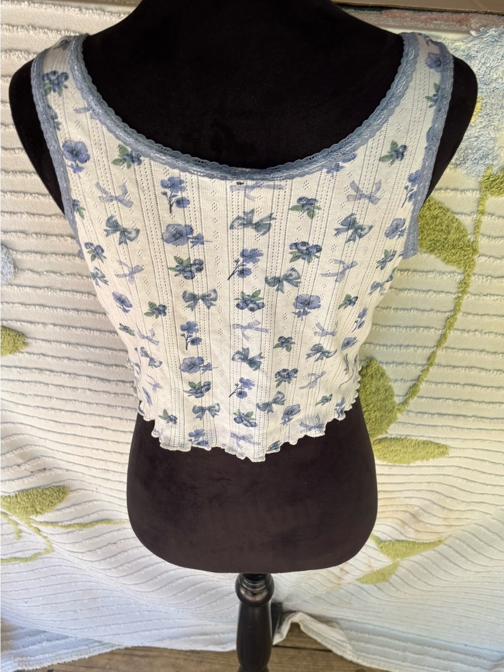 Messy Bun Just Chillin' Pointelle Scoop Neck Cropped Tank Lettuce Hem Blue Sz XL - Picture 3 of 9